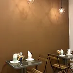 A Due Passi Dal Ponte בית הארחה 3*