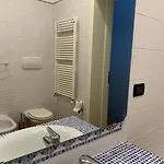 A Due Passi Dal Ponte בית הארחה טאראנטו