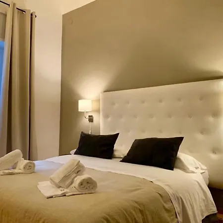 A Due Passi Dal Ponte Pensión 3*