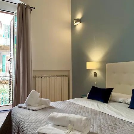 A Due Passi Dal Ponte Guest house