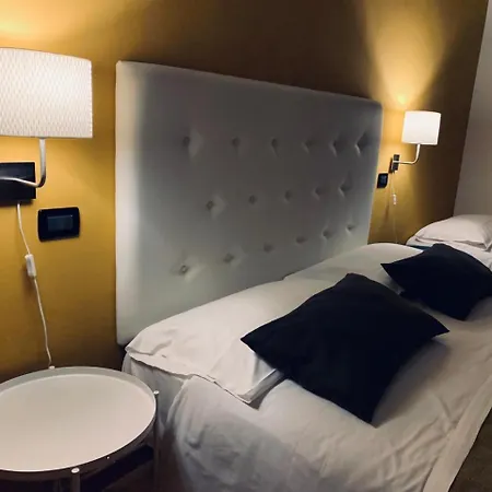 A Due Passi Dal Ponte Πανσιόν 3*