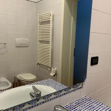 A Due Passi Dal Ponte Vendégház Taranto